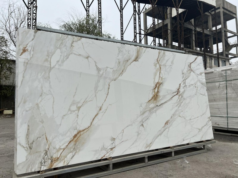Golden Calacatta Sintered Stone: A Popular Marble-Look Surface for Modern Homes